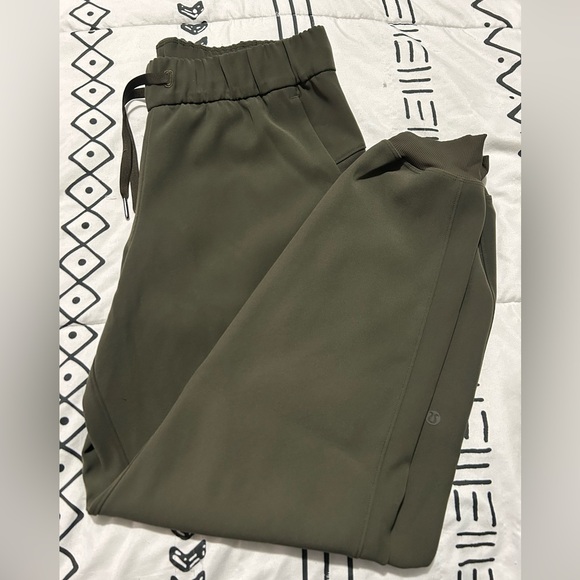 Lululemon On The Fly Joggers - Picture 3 of 7